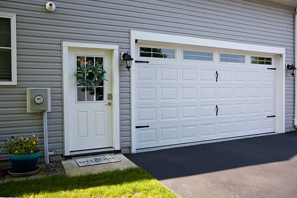24/7 Emergency Garage Door Panel Replacement experts in Jamestown, ND